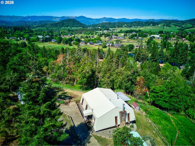 331 HEMLOCK Ln, Roseburg, OR 97471