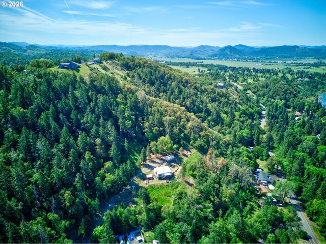 331 HEMLOCK Ln, Roseburg, OR 97471