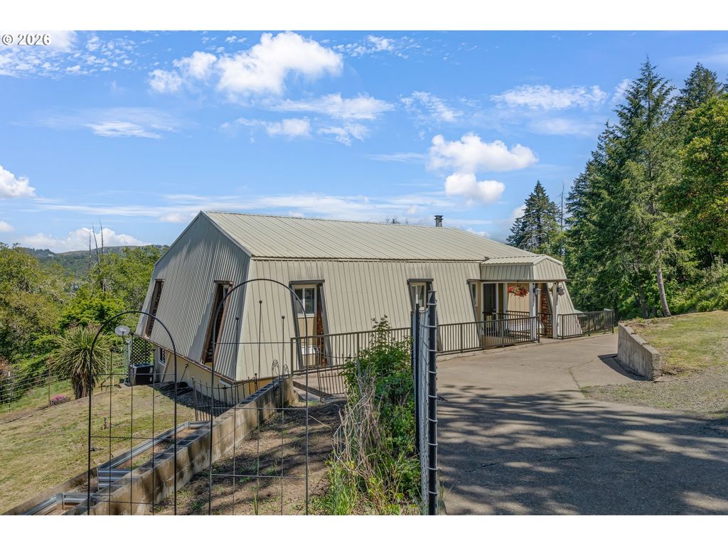 331 HEMLOCK Ln, Roseburg, OR 97471