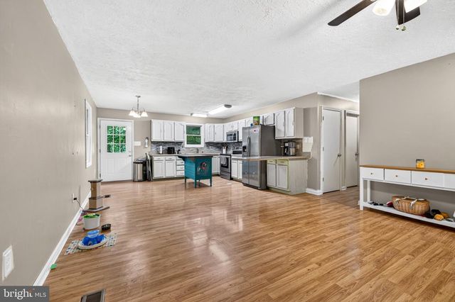 152 DEER PLACE CT, Strasburg, VA 22657
