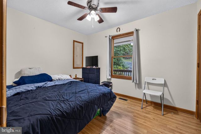 152 DEER PLACE CT, Strasburg, VA 22657