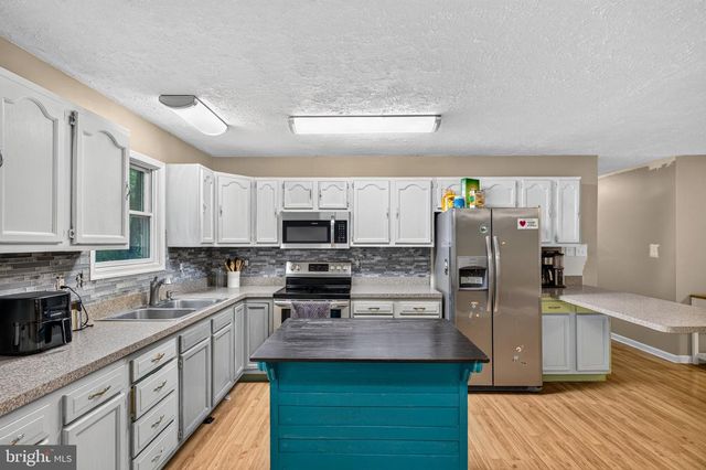 152 DEER PLACE CT, Strasburg, VA 22657