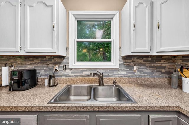 152 DEER PLACE CT, Strasburg, VA 22657