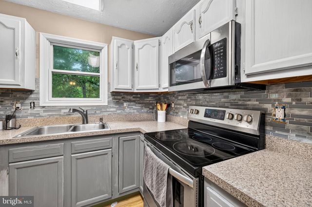 152 DEER PLACE CT, Strasburg, VA 22657