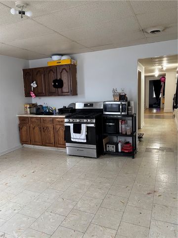 1010 Lincoln Avenue, Homewood Brushton, PA 15206