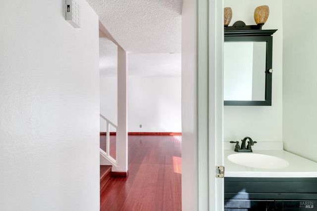 8356 Windmill Farms Dr, Cotati, CA 94931