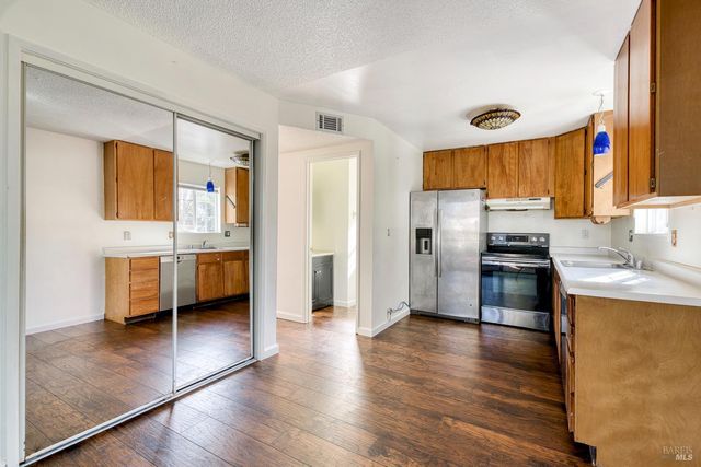 8356 Windmill Farms Dr, Cotati, CA 94931