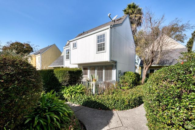 8356 Windmill Farms Dr, Cotati, CA 94931