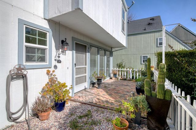 8356 Windmill Farms Dr, Cotati, CA 94931