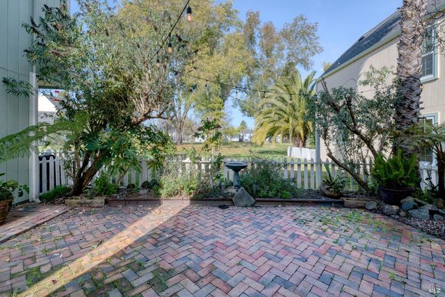 8356 Windmill Farms Dr, Cotati, CA 94931