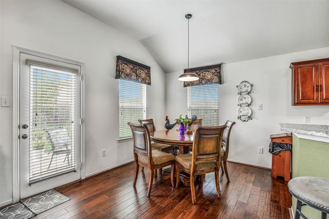 8002 Leaning Oak Drive, Texas City, TX 77591