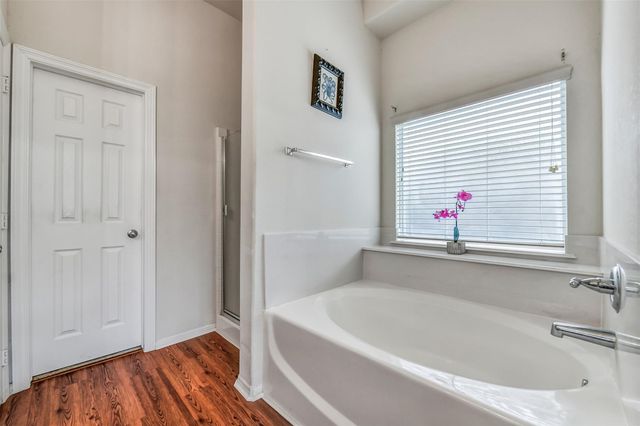 8002 Leaning Oak Drive, Texas City, TX 77591