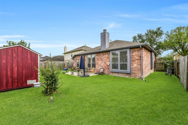 8002 Leaning Oak Drive, Texas City, TX 77591