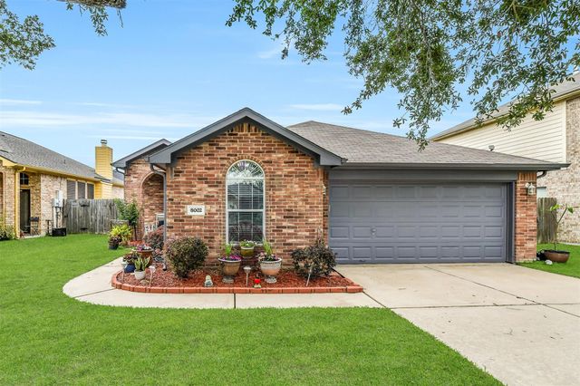 8002 Leaning Oak Drive, Texas City, TX 77591