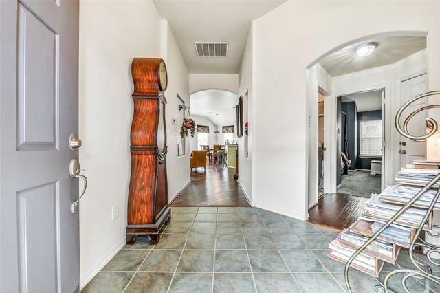 8002 Leaning Oak Drive, Texas City, TX 77591