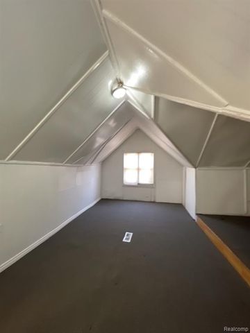 14560 Santa Rosa Drive, Detroit, MI 48238