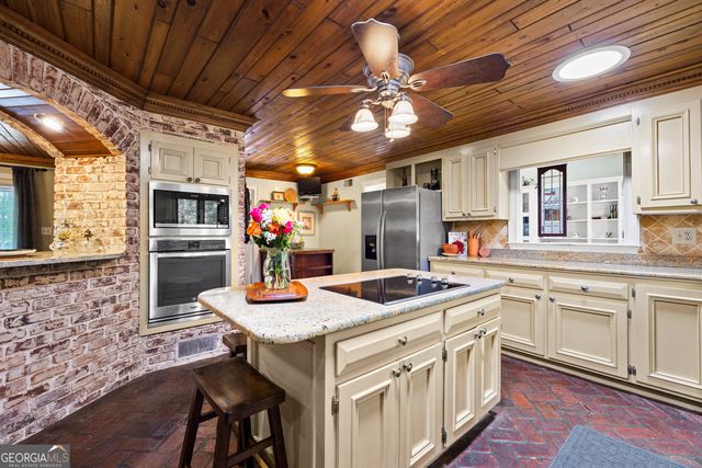 15 Red Bud Trail, Newnan, GA 30263