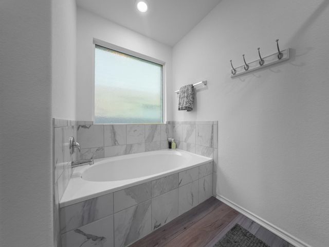 440 Sebring CIR, Hutto, TX 78634