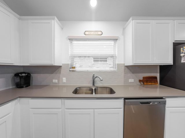 440 Sebring CIR, Hutto, TX 78634