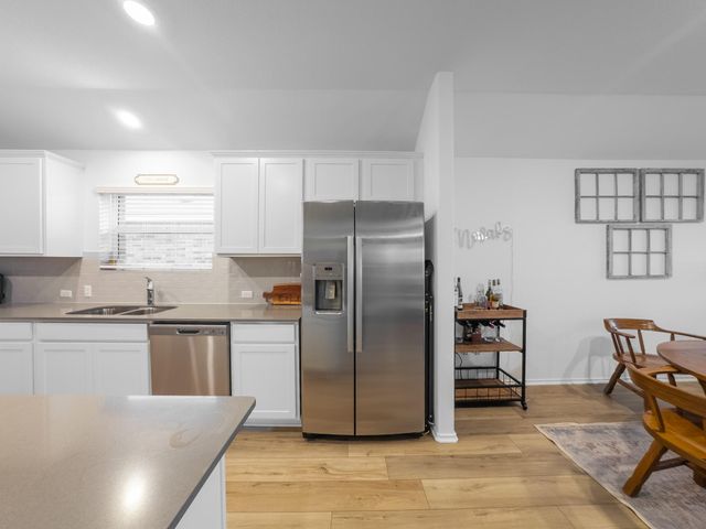 440 Sebring CIR, Hutto, TX 78634