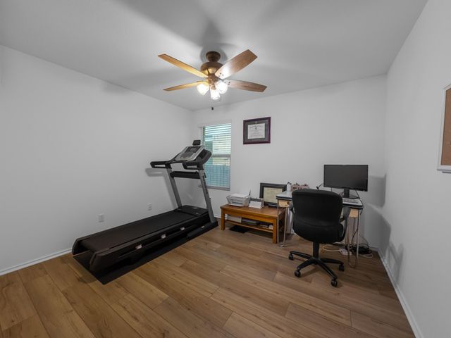 440 Sebring CIR, Hutto, TX 78634