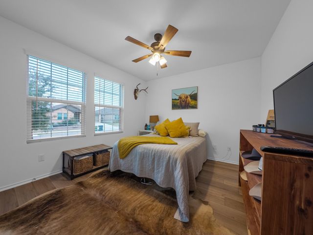 440 Sebring CIR, Hutto, TX 78634