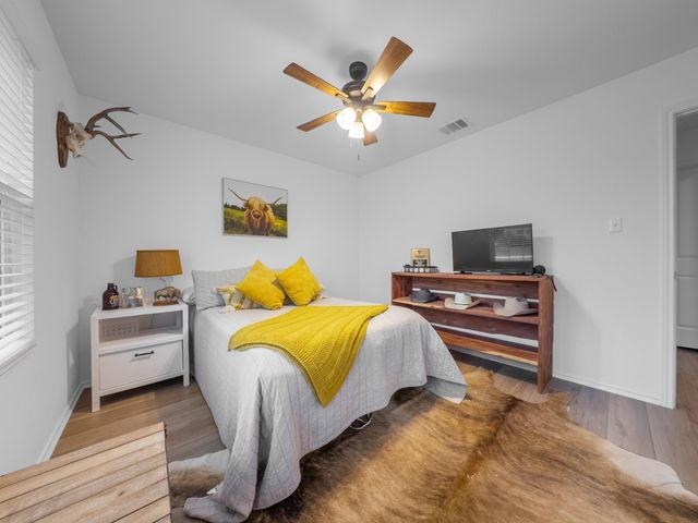 440 Sebring CIR, Hutto, TX 78634