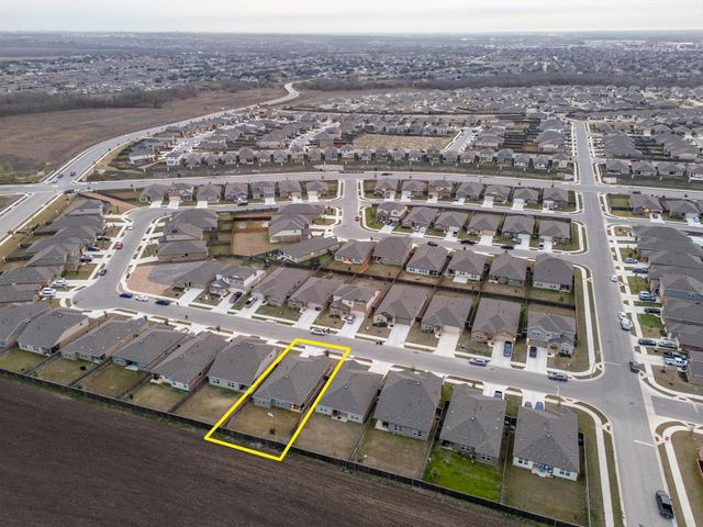 440 Sebring CIR, Hutto, TX 78634