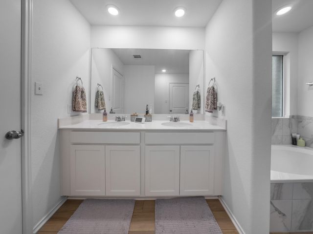 440 Sebring CIR, Hutto, TX 78634