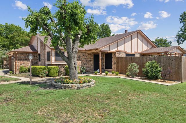 849 Brian Drive, Grand Prairie, TX 75052