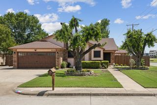 849 Brian Drive, Grand Prairie, TX 75052