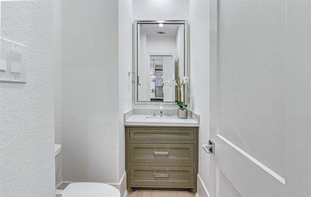 2122 Blalock Road B, Houston, TX 77080