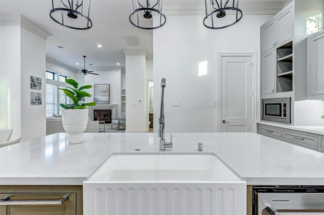 2122 Blalock Road B, Houston, TX 77080