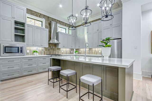 2122 Blalock Road B, Houston, TX 77080