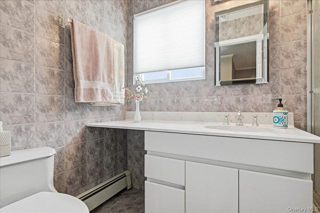 16 Seaway Drive, Copiague, NY 11726