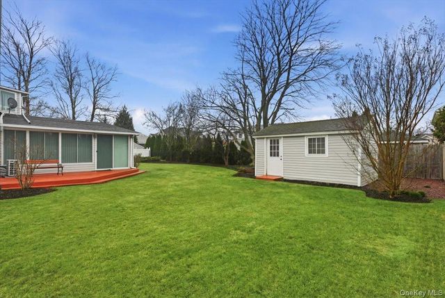 16 Seaway Drive, Copiague, NY 11726