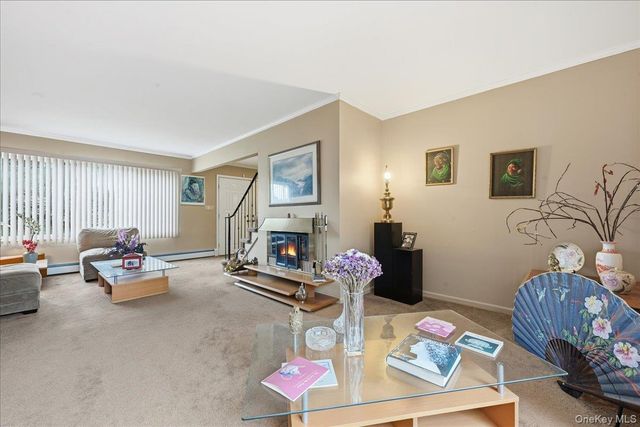 16 Seaway Drive, Copiague, NY 11726