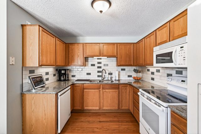 17427 Deerfield Drive SE, Prior Lake, MN 55372