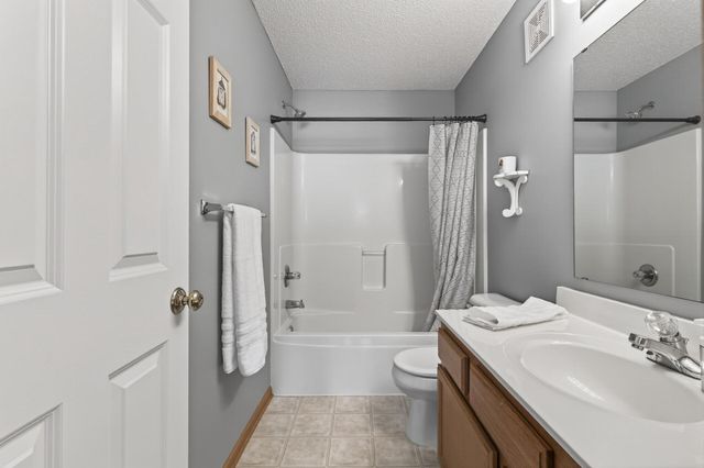 17427 Deerfield Drive SE, Prior Lake, MN 55372