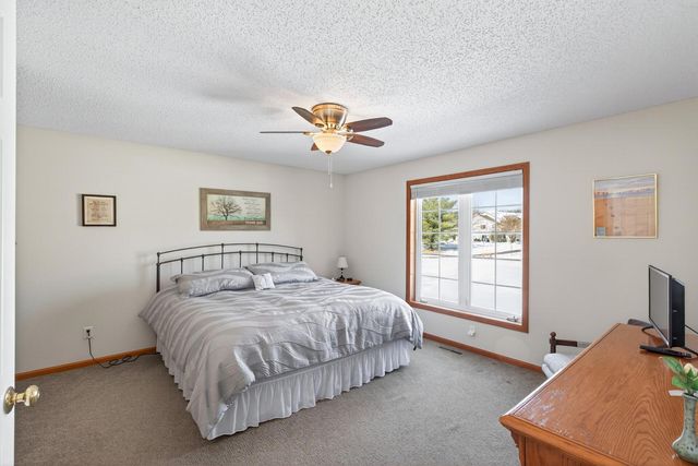 17427 Deerfield Drive SE, Prior Lake, MN 55372