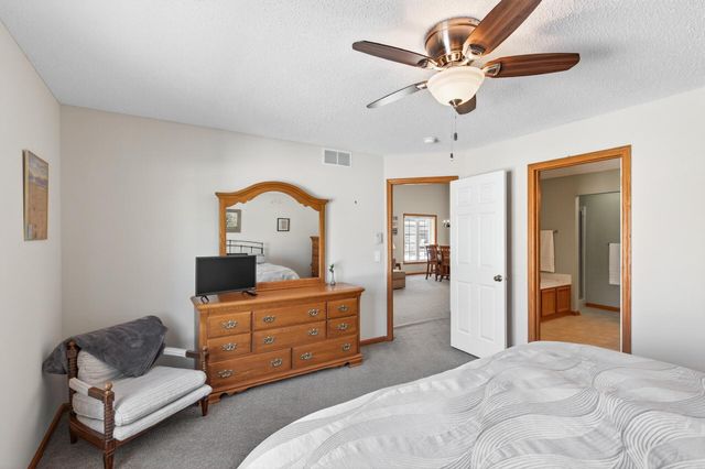 17427 Deerfield Drive SE, Prior Lake, MN 55372