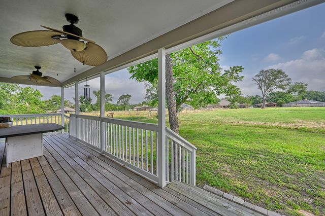 1532 Highway 159 W, Bellville, TX 77418