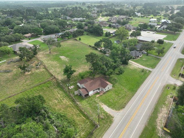 1532 Highway 159 W, Bellville, TX 77418