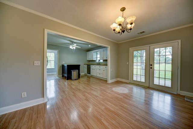 1532 Highway 159 W, Bellville, TX 77418