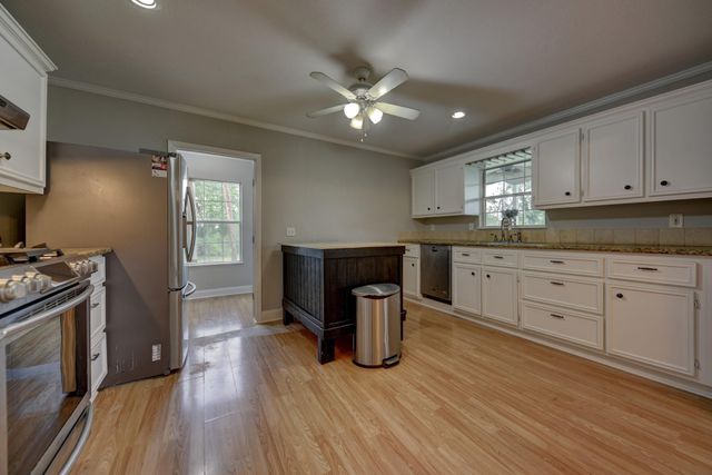 1532 Highway 159 W, Bellville, TX 77418