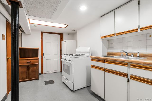 1880 Bleecker Street, Ridgewood, NY 11385