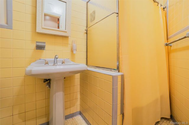 1880 Bleecker Street, Ridgewood, NY 11385