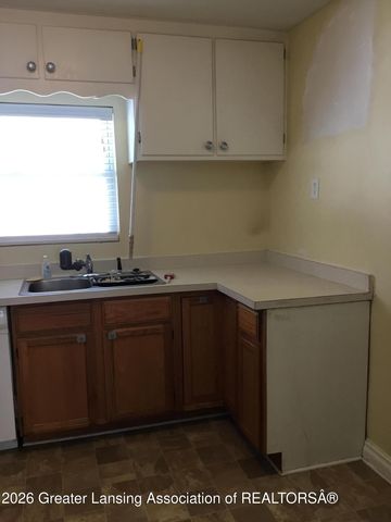 1621 Robertson Avenue, Lansing, MI 48915