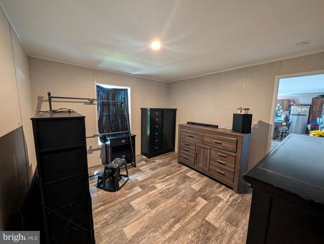 18 WOODEDGE DR, Quakertown, PA 18951