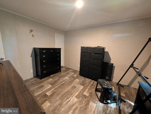 18 WOODEDGE DR, Quakertown, PA 18951